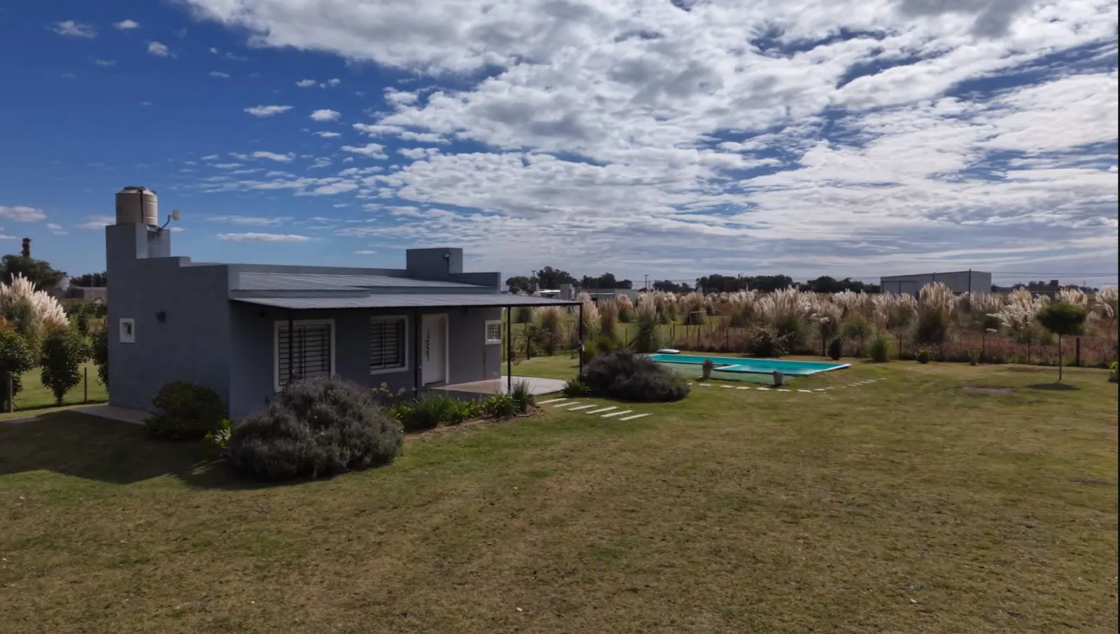 Casa quinta sobre amplio terreno